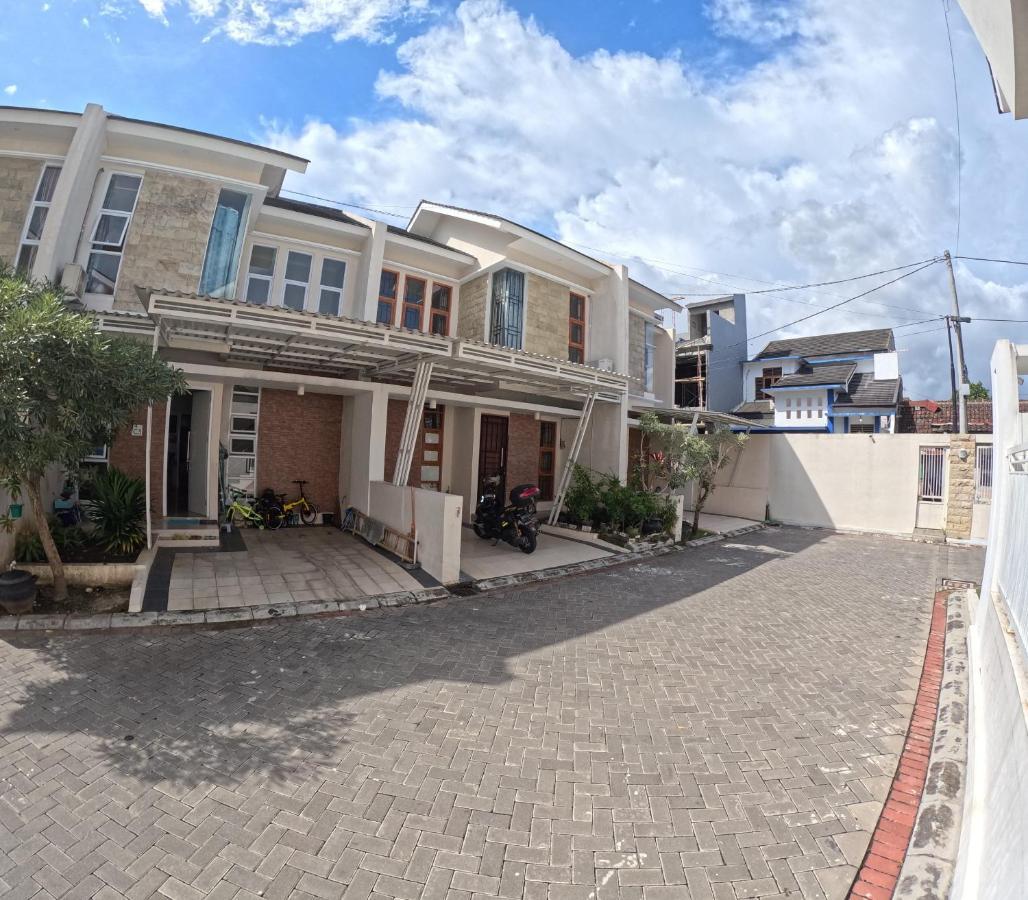 Ndalem Ngadimulyo Homestay Jogja Family Only Ngabean Zewnętrze zdjęcie
